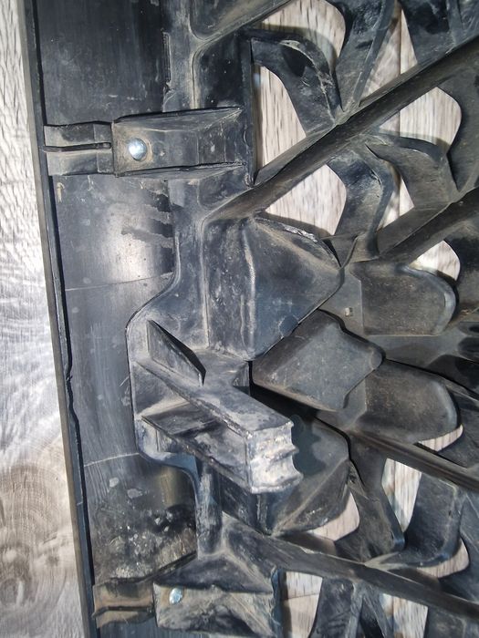 Продам решотку монтеро спорт