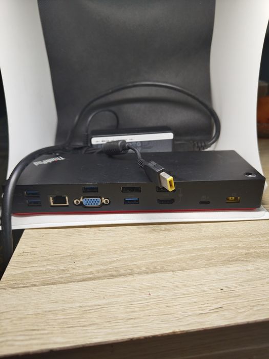 Docking station lenovo thinkpad thunderbolt 3 dock model dbb9003l1