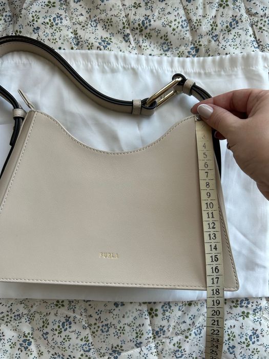 Furla, светло бежова