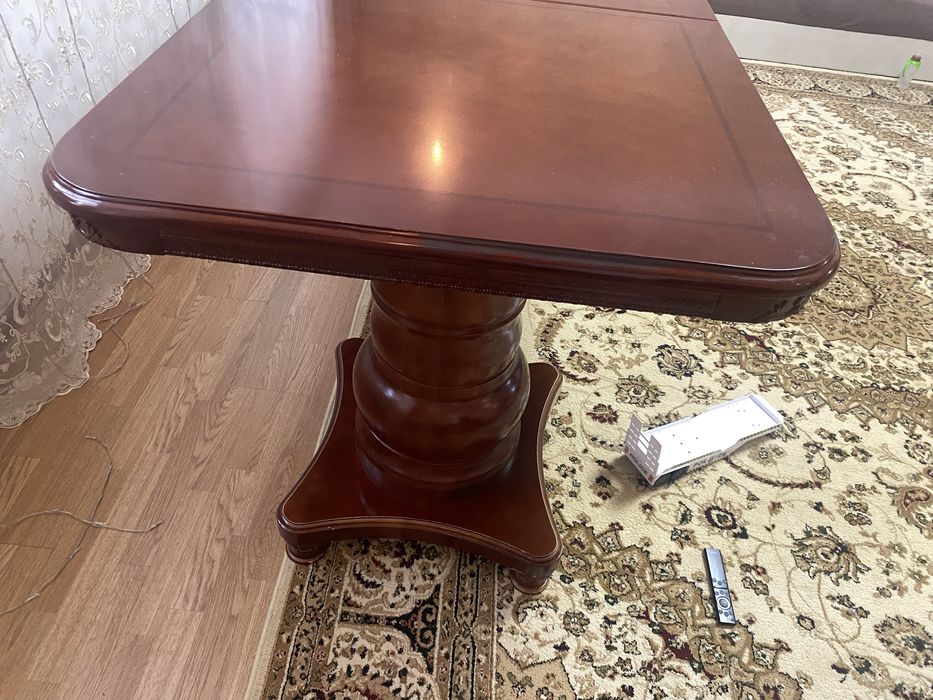 Продается стол из дуба