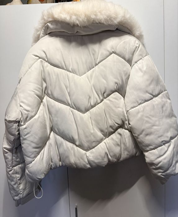 Зимно бяло уникално яке