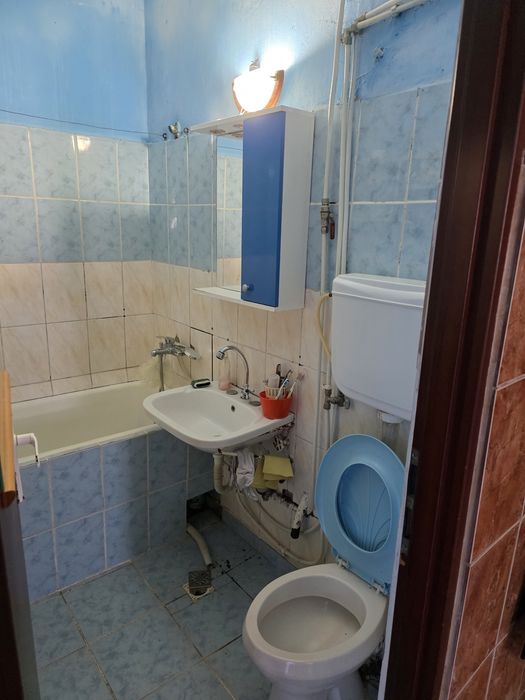 Vând apartament 2 camere – Zona Aleea Trandafirilor, Drăgășani