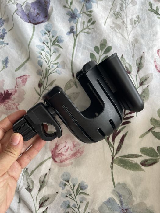 Поставка бяла и черна за чаша и телефон за колело или детска количка