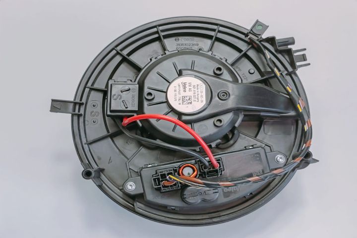Ventilator habitaclu 5Q1819021E Skoda Superb a 3-a generatie seria