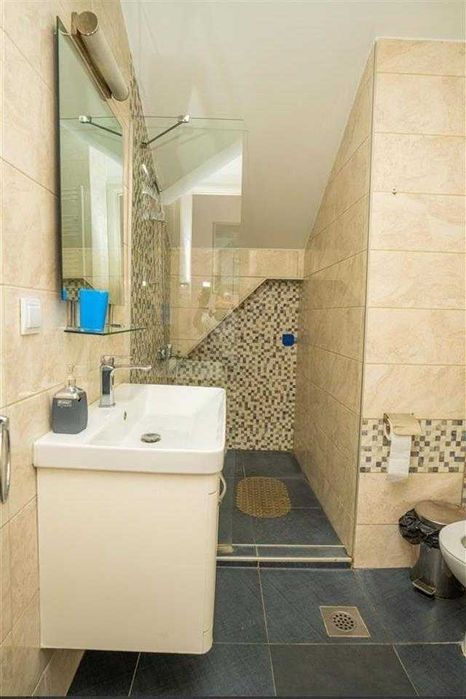 Дава се под наем Двустаен апартамент в Бургас, Възраждане - 63 кв.м за 178.5 € - Снимка #2