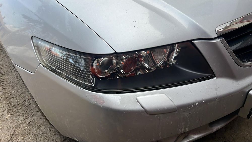 Полиране на фарове с лампа