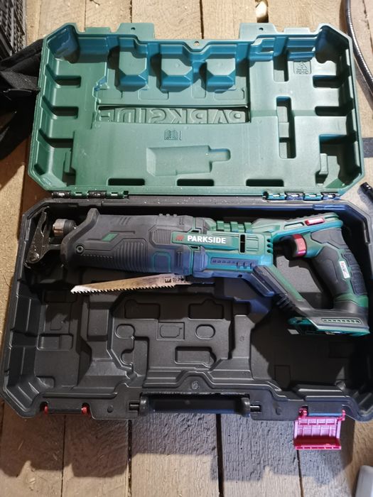 Fierăstrău sabie Parkside foarte puțin folosit