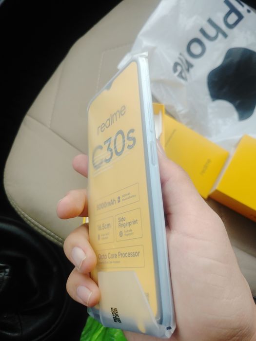 Realme c30s yengi