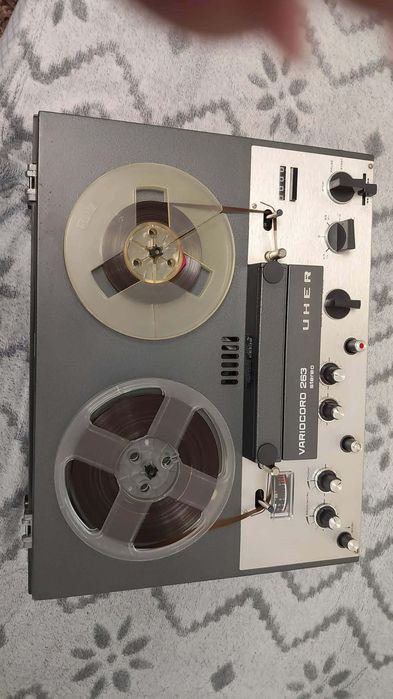 Vând un Magnetofon UHER Funcțional .Pret 500 ron.