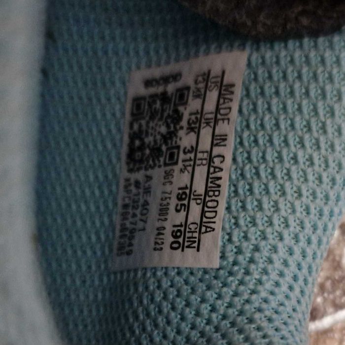 Adidasi de fotbal messi