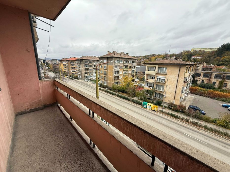 Продава се Тристаен апартамент в Габрово, Център - 93 кв.м за 878 €/кв.м - Снимка #3