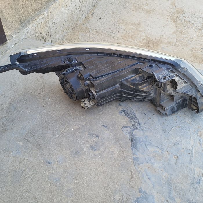 Киа рио передни фар . год 2015