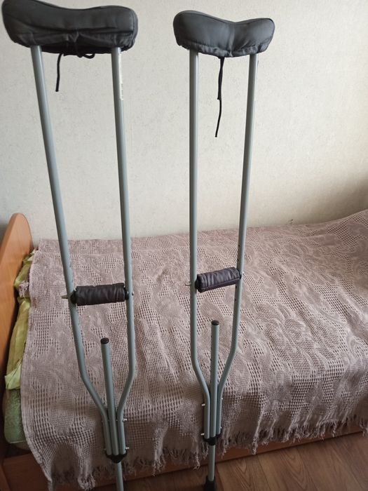 Костыли металлические Б/У
