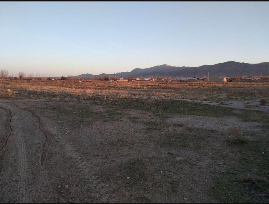 Uy joy sotiladi. Maydoni 4-sotix.