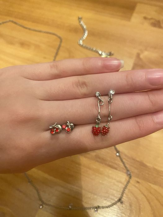 Женская одежда и акссесуары