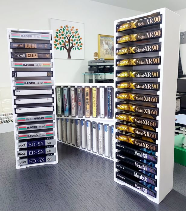 Suport casete audio.