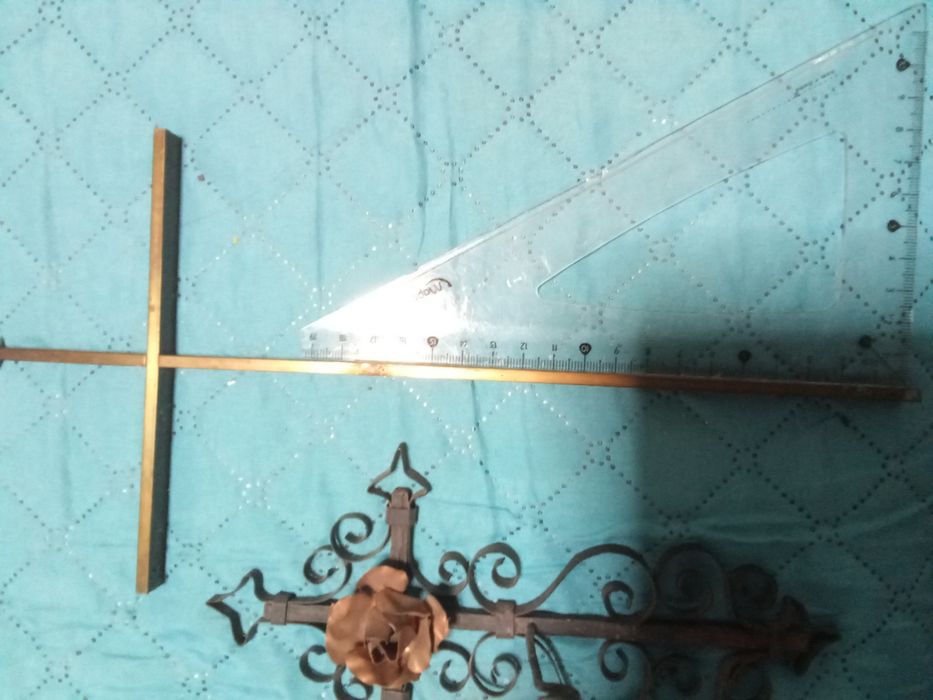 Два метални винтидж кръста