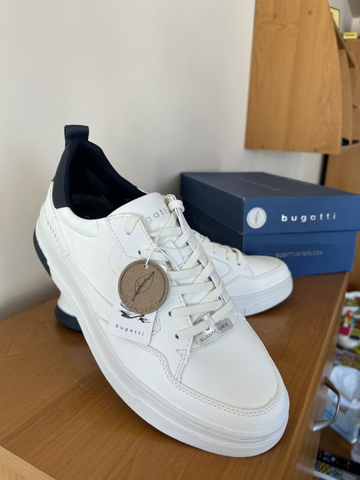 Чисто нови обувки Bugatti
