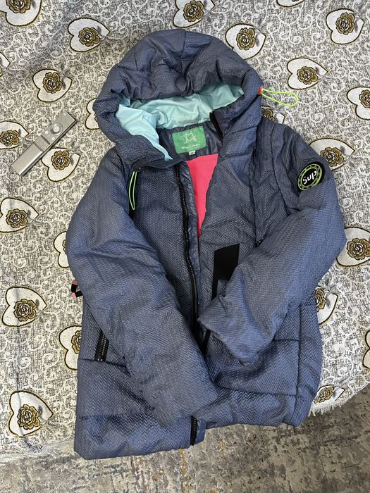 Продам куртку для девочки 5-7 лет