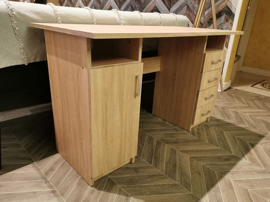 Бюро, много запазено