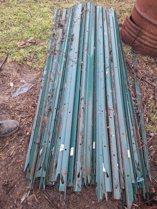 Stîlpi  înprejmuire gard