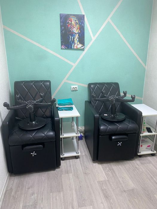 Сдаются 2 места для маникюра