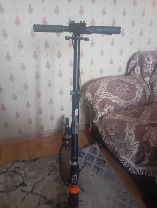 Самокат (обычный) Urban Scooter 200
