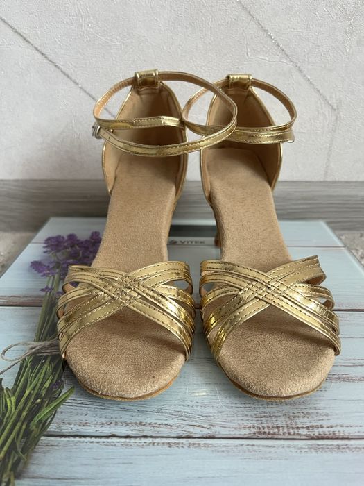 Продам туфли для танцев