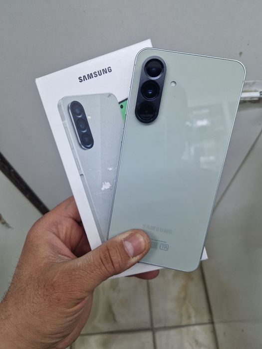 Самсунг  A56  8/128 g