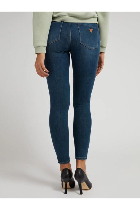 2 броя дамски дънки Guess