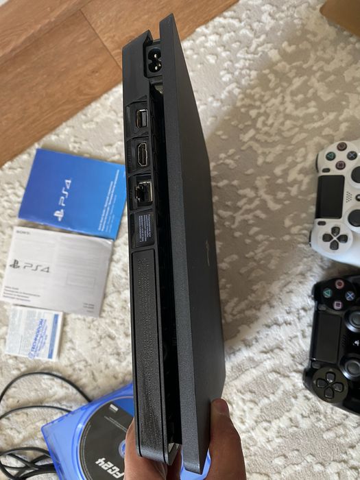 Sony Playstation 4 slim