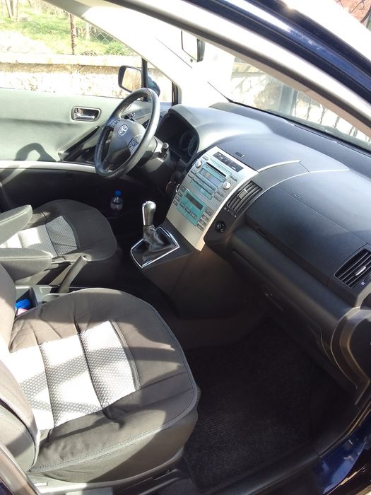 Toyota corola verso    2.2CDI 2009g