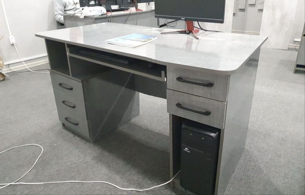 Стол офисный отличный