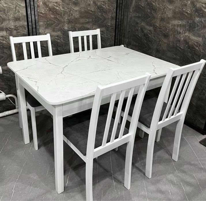 Кухыный стол стуля