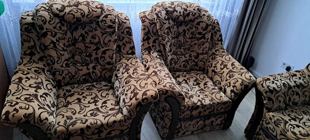 Canapea extensibilă 3 locuri  cu 2 fotolii living