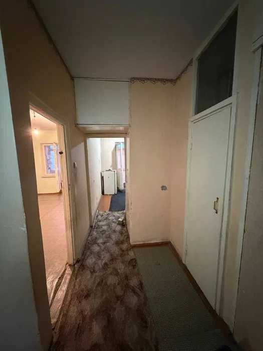 Арзон нархда 2 хонали квартира сотилади 6 микрн