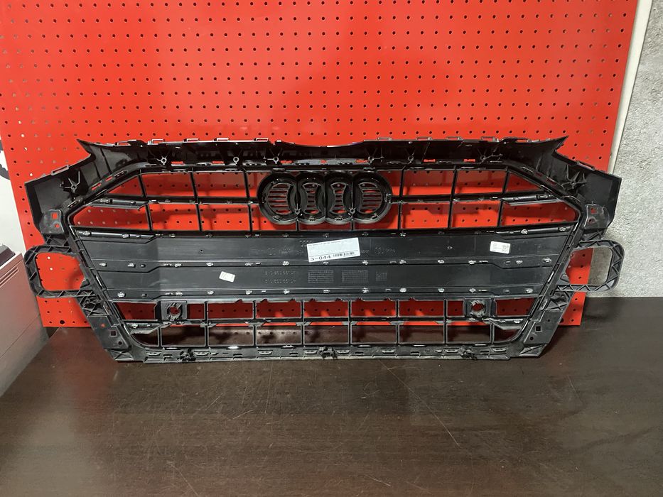 Grila radiator Audi A4 B9 8W facelift