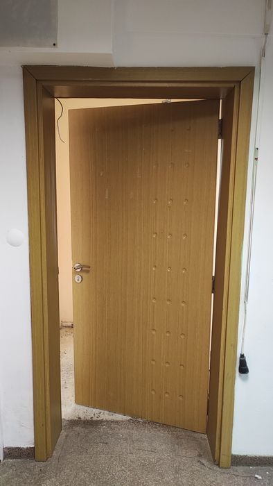 Продавам интериорни врати 3бр
