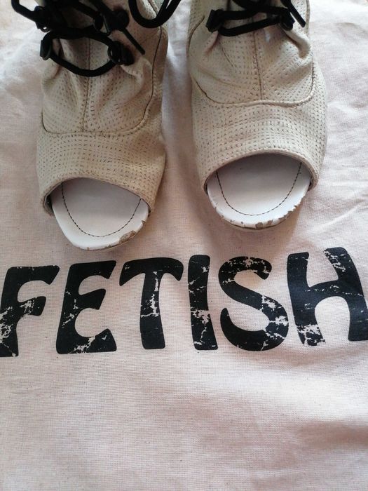 Дамски обувки FETISH. За лято.