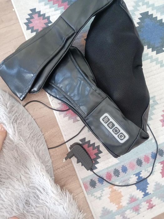 Vând aparat de masaj profesional