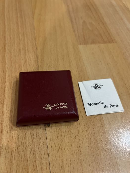 Лот кутии за колекционерски и инвестиционни монети