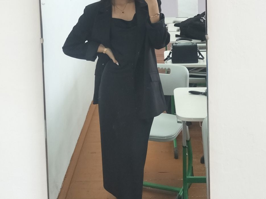 Платье на бретельках