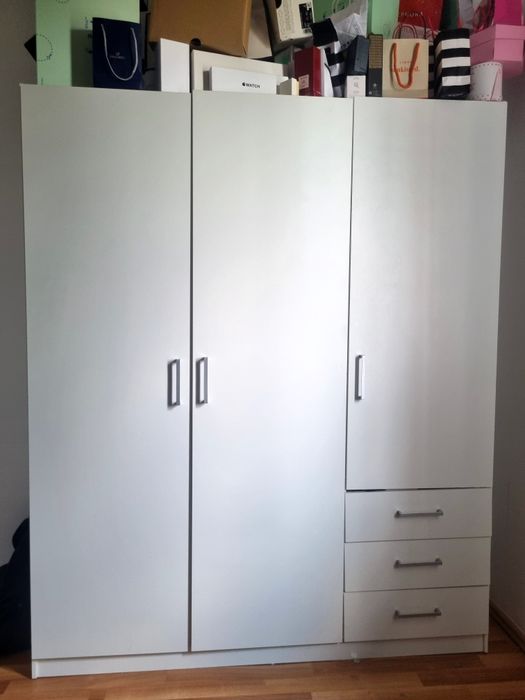 Vand urgent mobila dormitor, pat, masa de toaleta, birou, sifonier, etajera