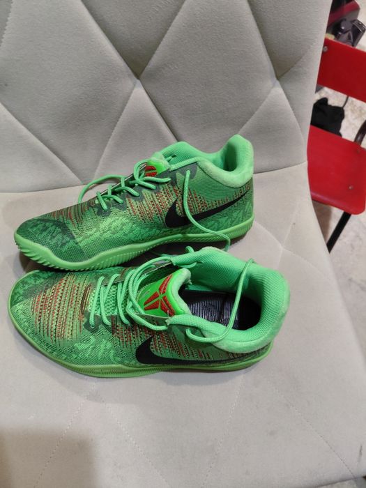 Продам кроссовки Nike