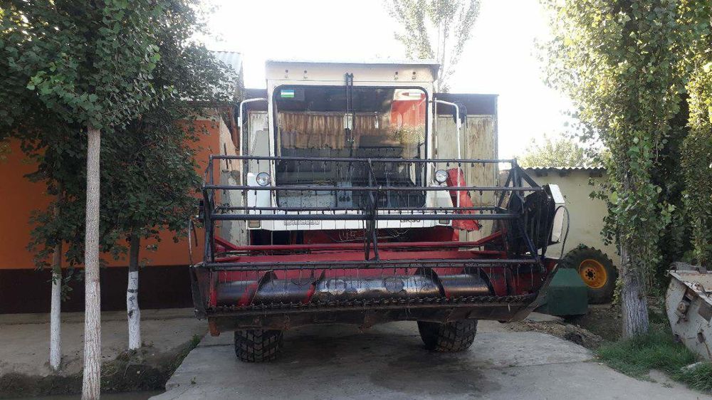 Mini kombayn sotiladi ishgatayor xola