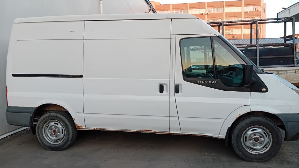 Vând Ford transit