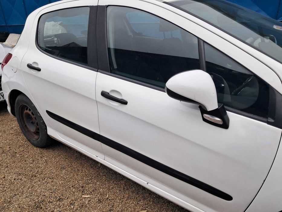 Peugeot 308, usi portiere dezechipate, geamuri coltare, oglinzi.
