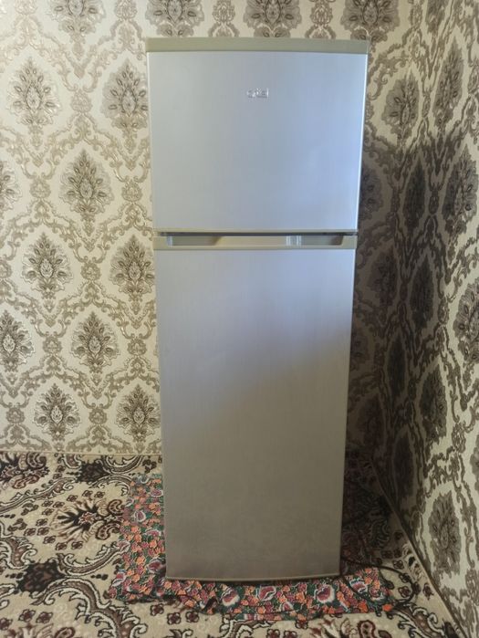 Продаётся холодильник artel.