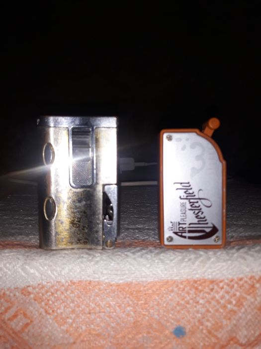 Продаю 2 Зажигалки