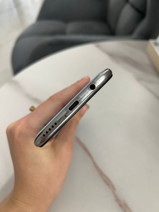 Vând Huawei p40 lite 128GB